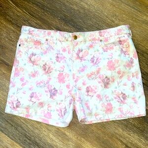 Bandolino woman’s shorts floral, Riely twill Size 16
